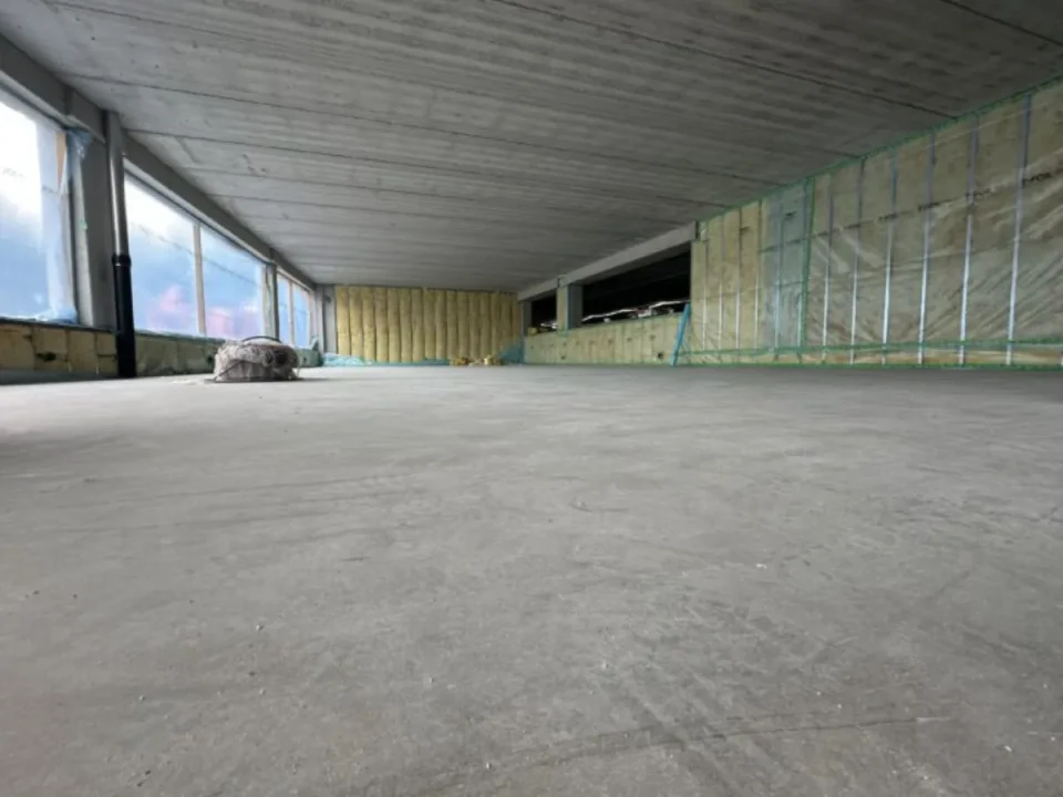 Avjämnad betongyta efter flytspackling