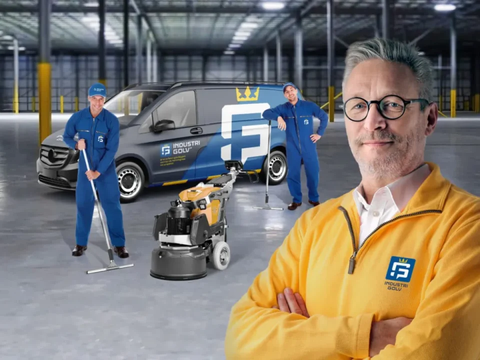 SF Industrigolvs team med maskiner och servicebil