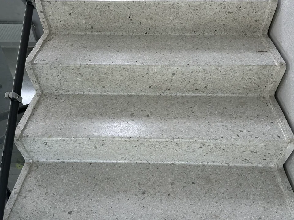 Trapphusrenovering över tio våningar, Stockholm, Järfälla
